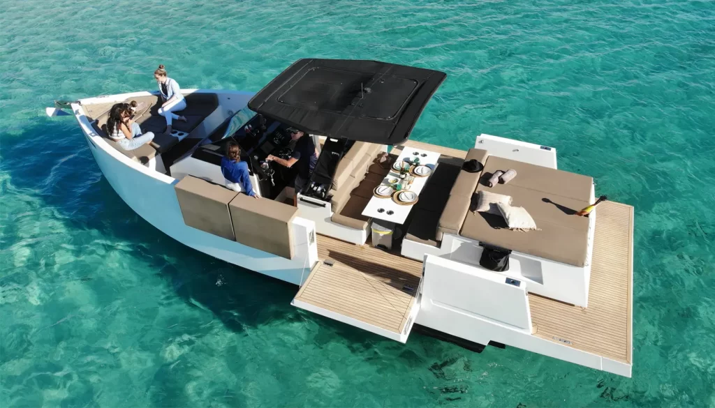 De Antonio D34 barco de alquiler charter en Ibiza