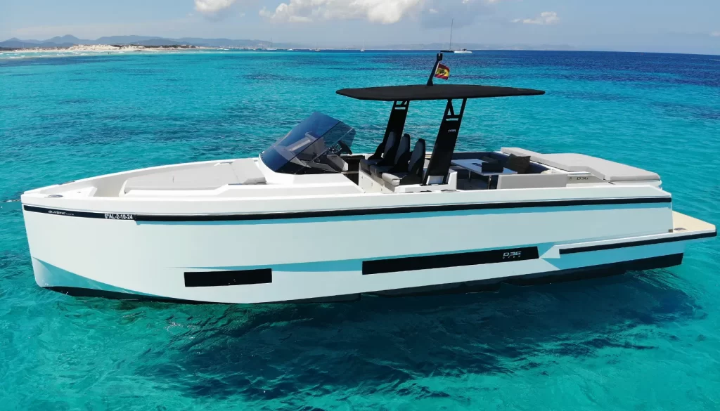 De Antonio D36 barco de alquiler charter en Ibiza